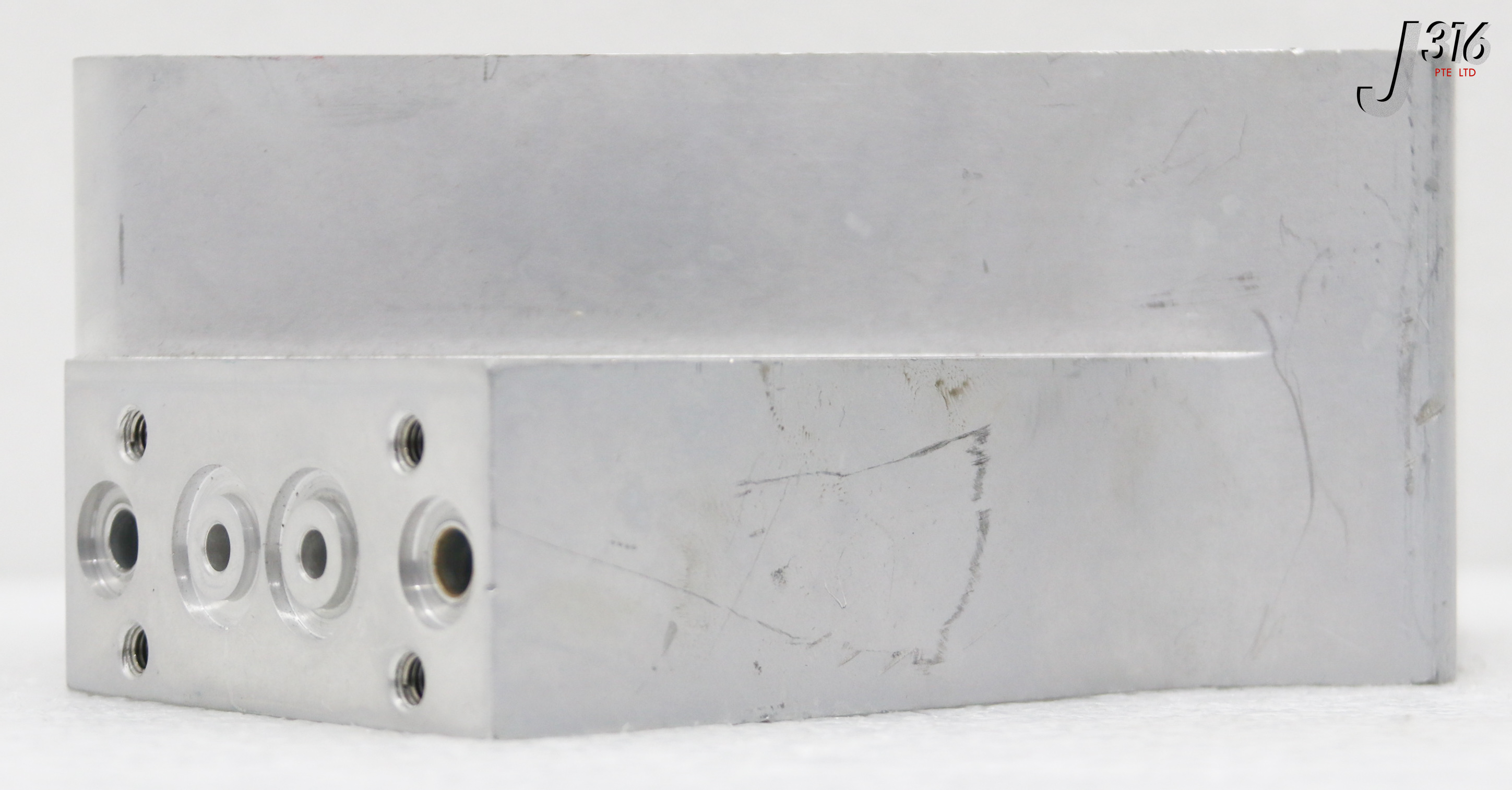 34921 APPLIED MATERIALS MANIFOLD OUT RIGHT W/ KEY CHAMBER LID 0041